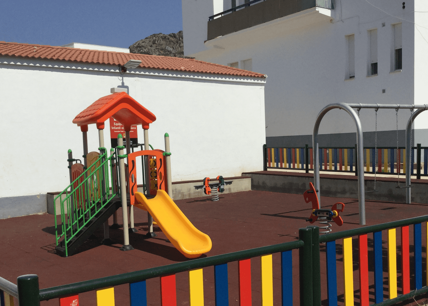 Structure de jeu Modus M JCF19 - Métal thermolaqué et pièces rotomoulées résistantes aux UV_2