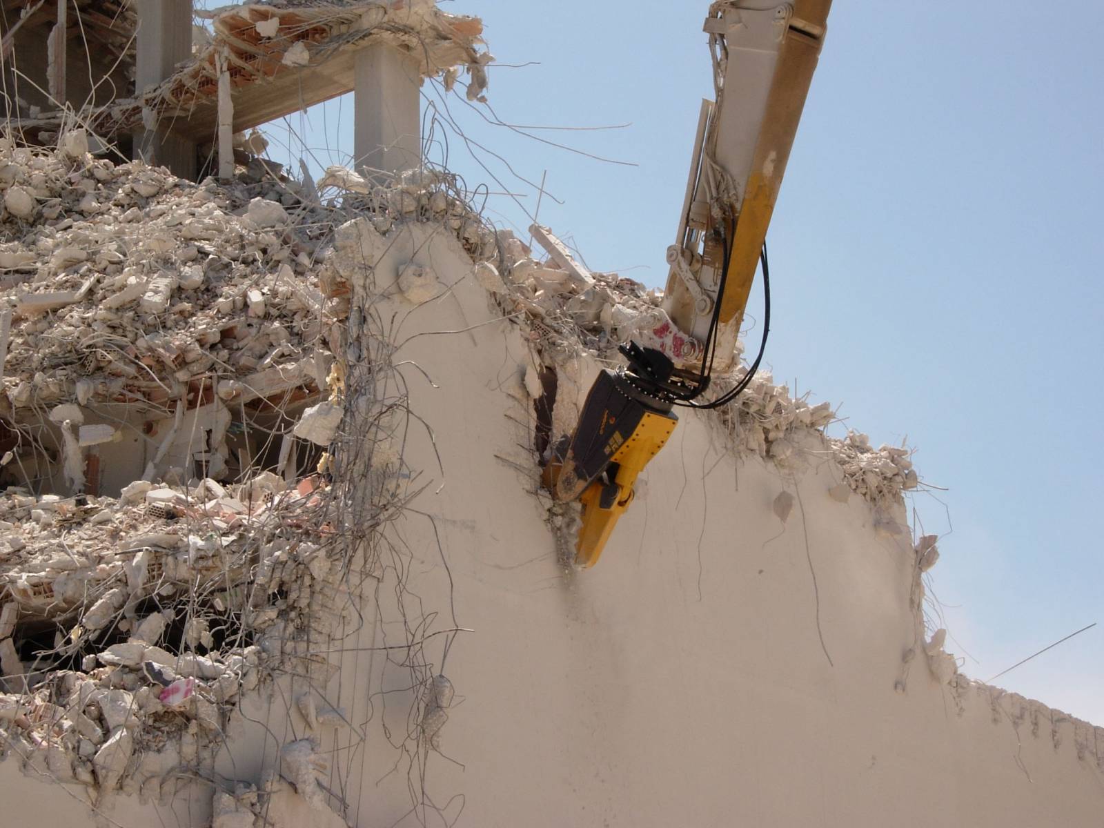 Broyeur à béton Indeco - DSTP France - HARDOX® ultra-résistants - Limousin_2