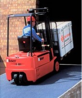 Peinture de sol antidérapante epoxy à base de résine chargée de grains de silicium_2