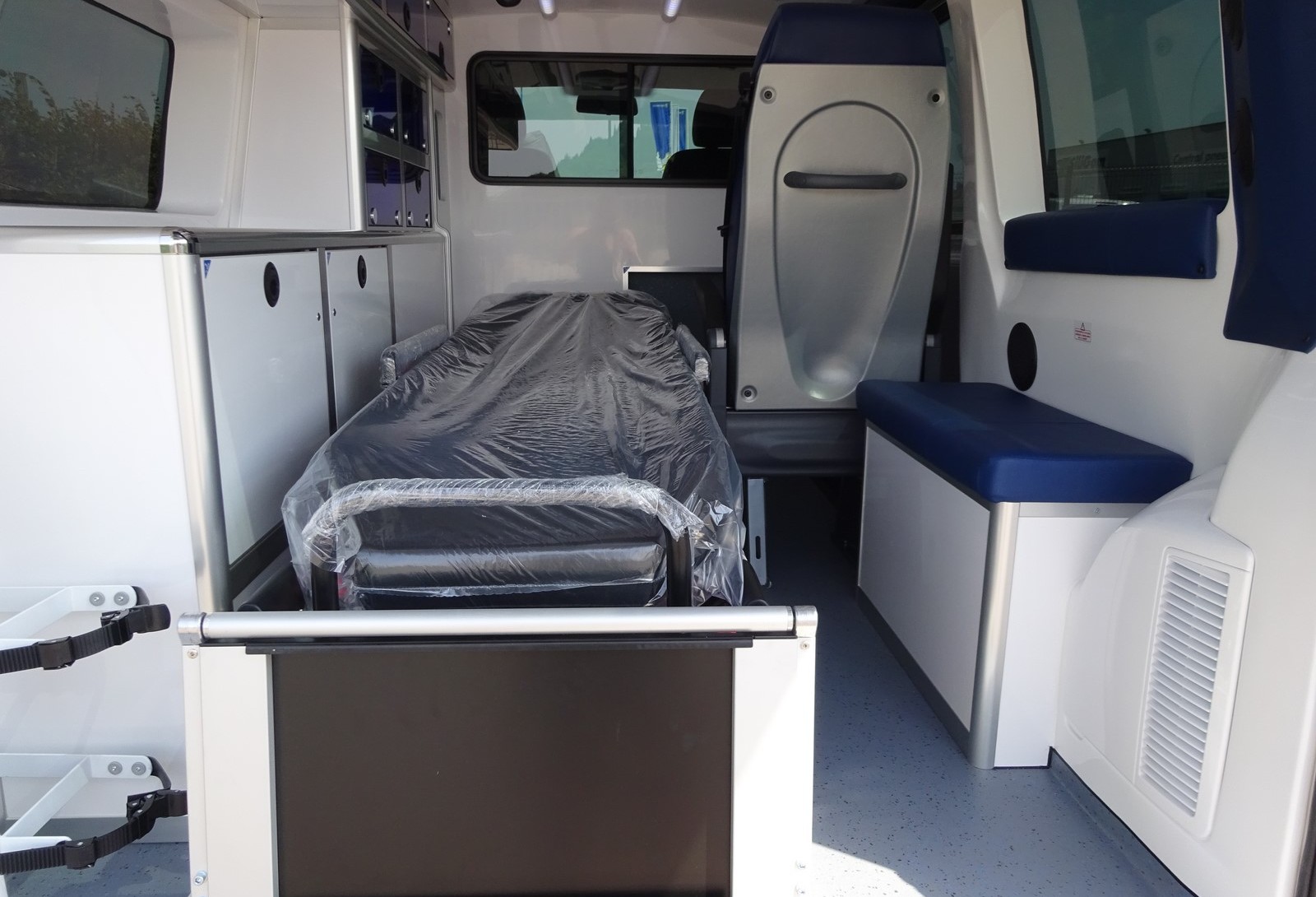 Ambulance volkswagen t5 dsg7_2