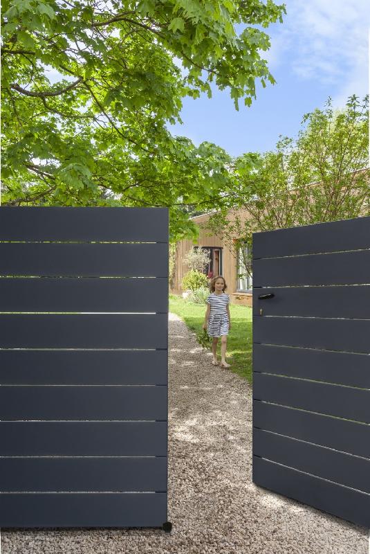 Peinture fer extérieur - Couleurs d'ici® V33 - Bleu encré velours - 0.5 L - Ultra-couvrante et résistante_2