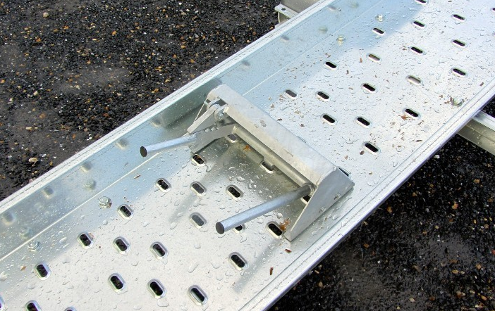 Cales de roue porte voiture - lider_2