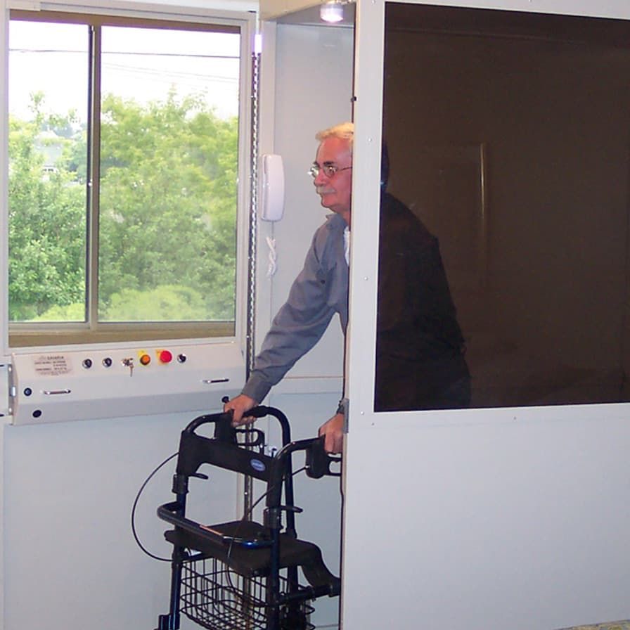 Ascenseur de maison Telecab - Savaria - capacité 227 kg - design innovant et compact_2