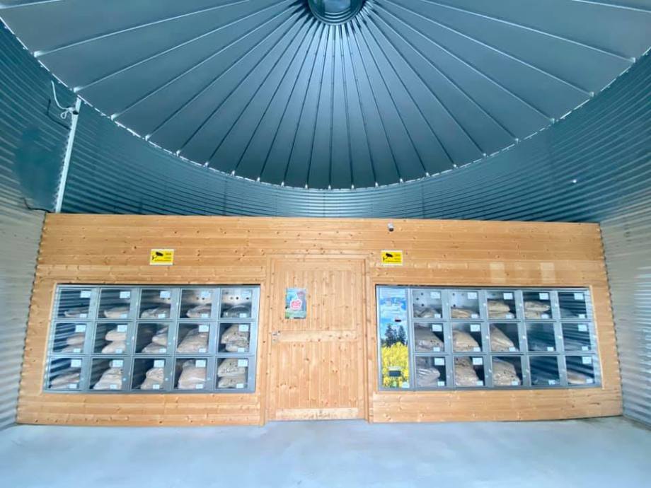 Distributeurs automatiques de produits fermiers à casiers - monnayeur, lecteur de billets, CB, CB sans contact - inox et plexiglas - Filbing Distribution_2