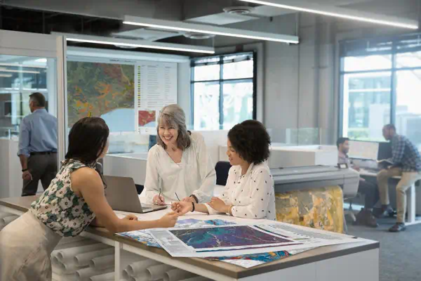 Imprimante HP DesignJet Z6dr PostScript de 44 pouces avec coupe-bordures verticales_2