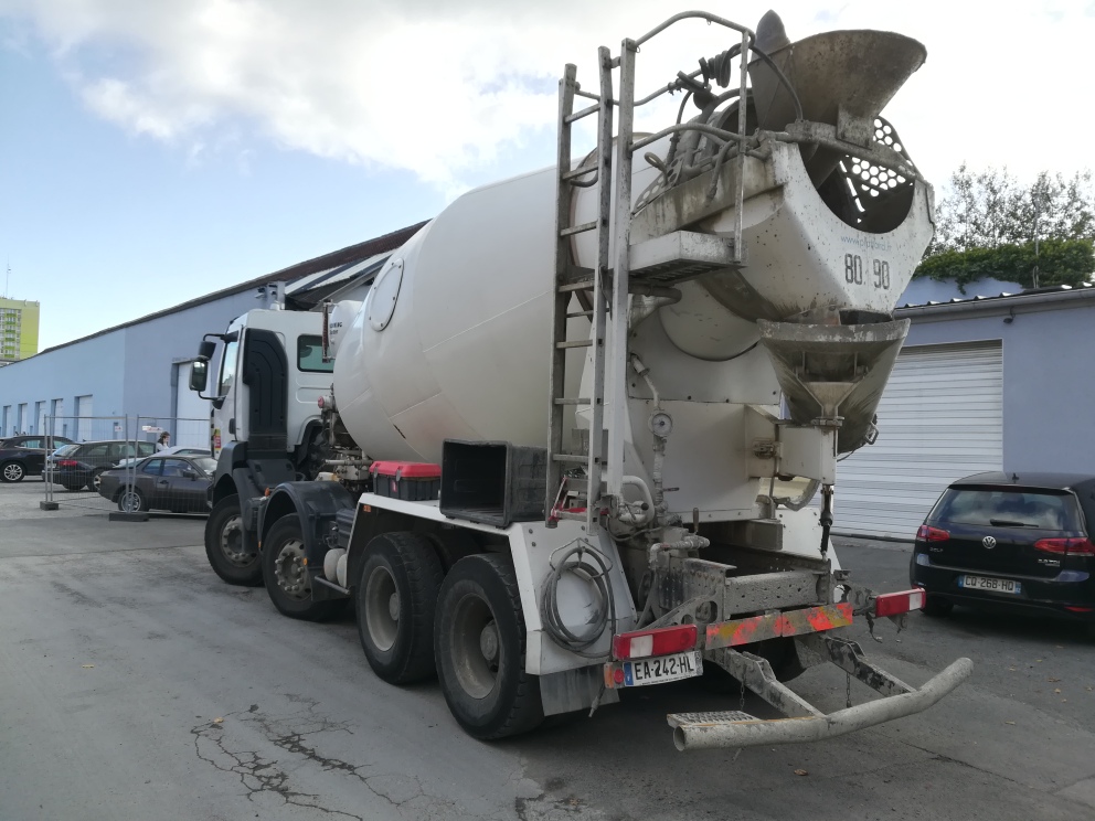 Camion bétonnière Renault Kerax 410 8x4 2008