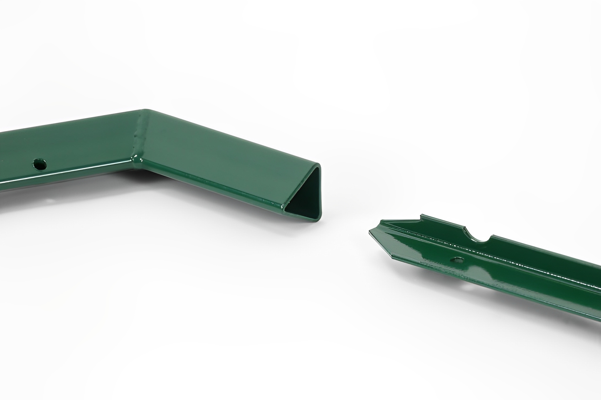 Bavolet plastifié RAL 6005 avec triple trou pour fils de tension