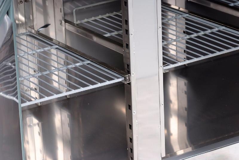 Table réfrigérée positive en 3 portes vitrées (+2°c jusqu'à +8°c)_2