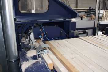 Tronçonneuse simple machines pour palettes - sodeme - coupe à longueur et distribution des blocs_2