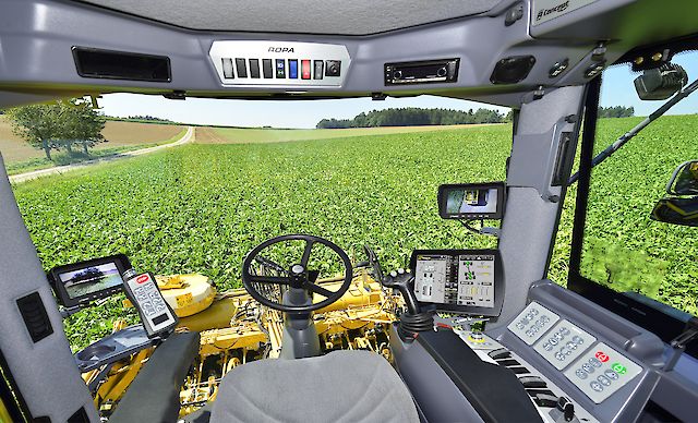 Arracheuse de betteraves Tiger 5 - ROPA France - 3 essieux avec technologie MICHELIN CerexBib_2