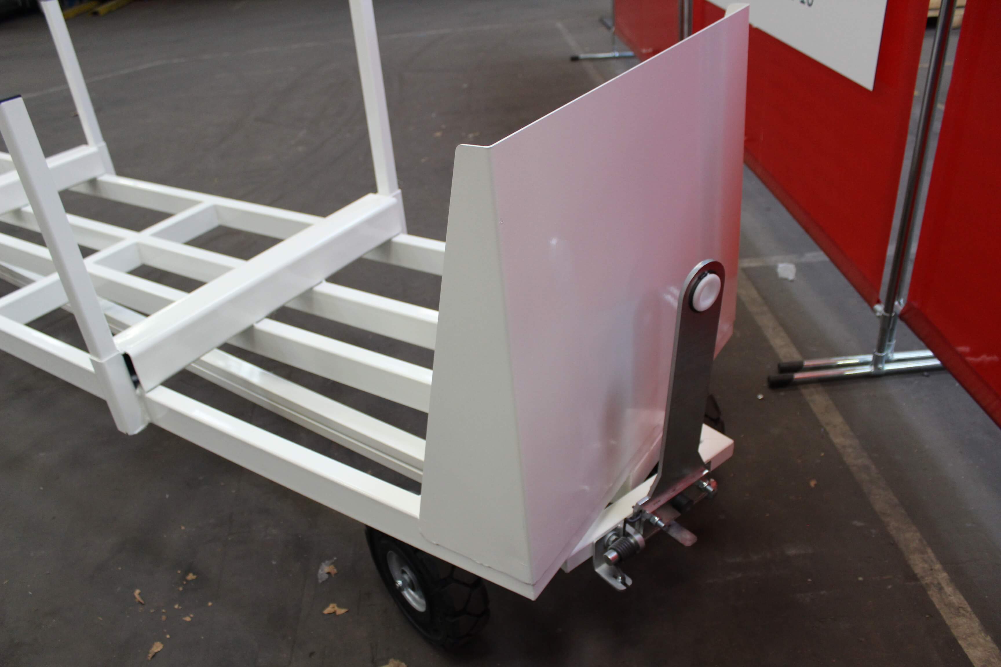 Base roulante 6m tractable idéale pour le transporte des bottes de tubes en longueur de 6m dans le secteur de l'industrie, logistique et automobile_2