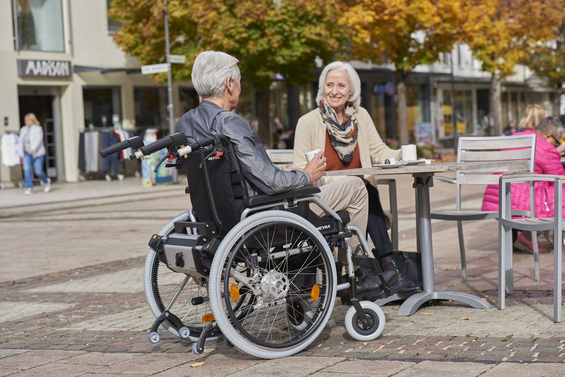 Motorisation pour fauteuil roulant manuel - v-max_2