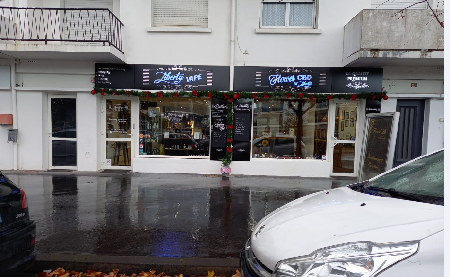 Enseigne lumineuse personnalisée pour une visibilité de jour comme de nuit - OUEST ENSEIGNES_2