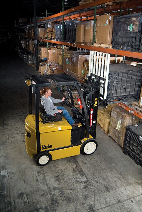 Erc22-35vg - chariot électrique - yale - 80v 4 roues_2