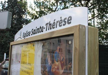 Vitrine incassable cadre bois et supports_2