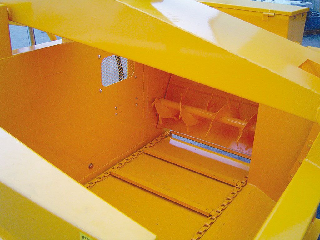 Yole 170 - Désileuse distributrice portée 1.7 m3 - Belair - commande manuelle et distribution à droite_2