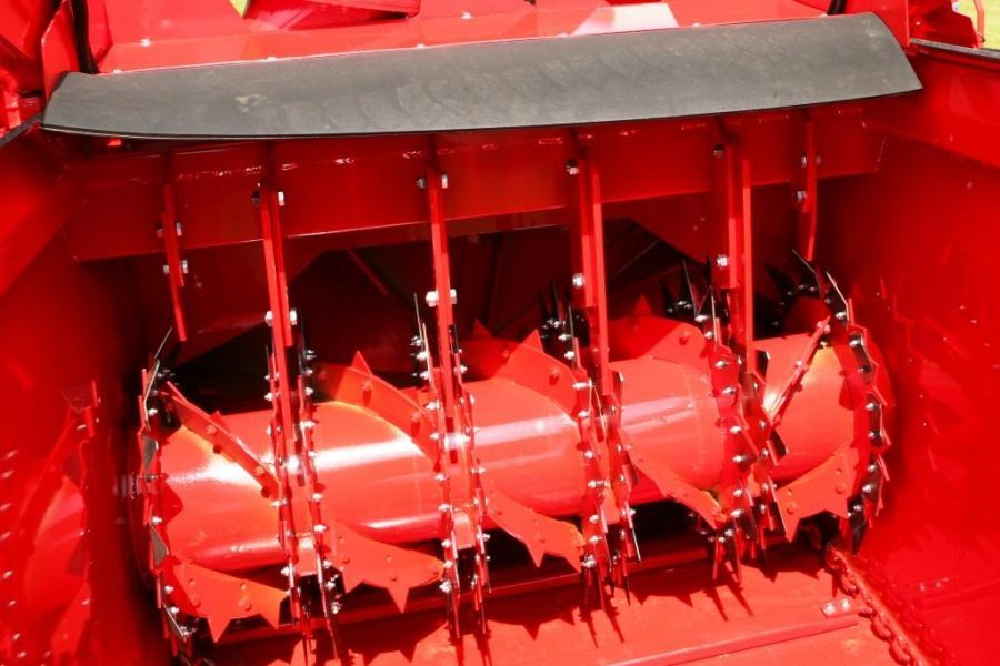 Pailleuse agricole PR 4000 GM - Jeantil - pour bottes rondes ou cubiques, performante en conditions extrêmes_2