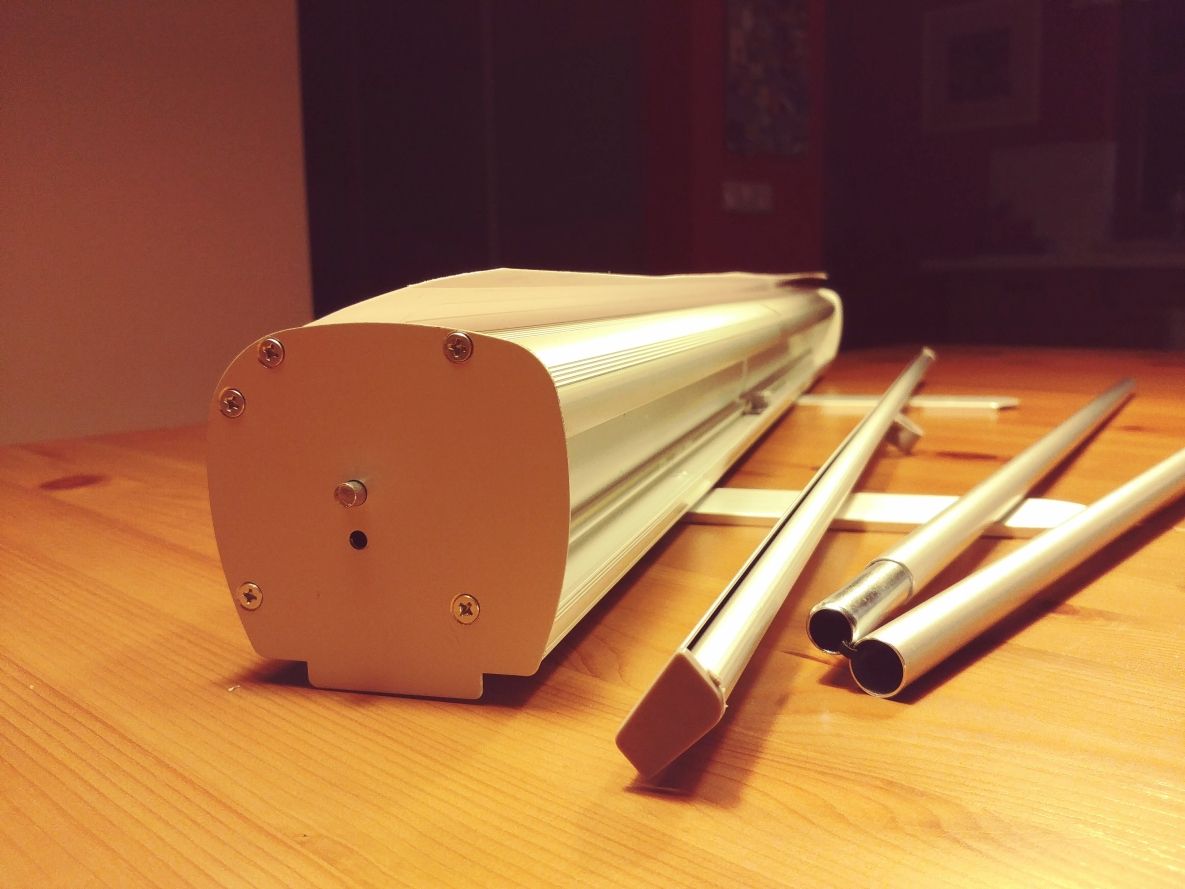 Kakémono roll-up standard - robuste, économique et disponible en 85 ou 100 cm avec visuel inclus_2