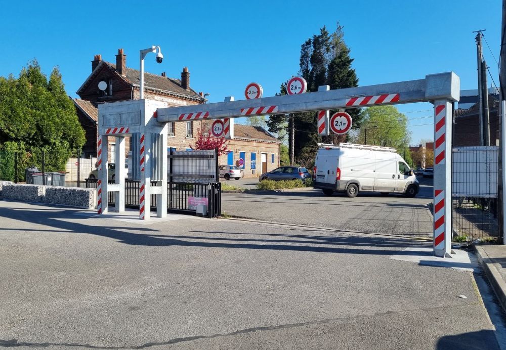 Portique limiteur de hauteur avec système anti-coupe breveté