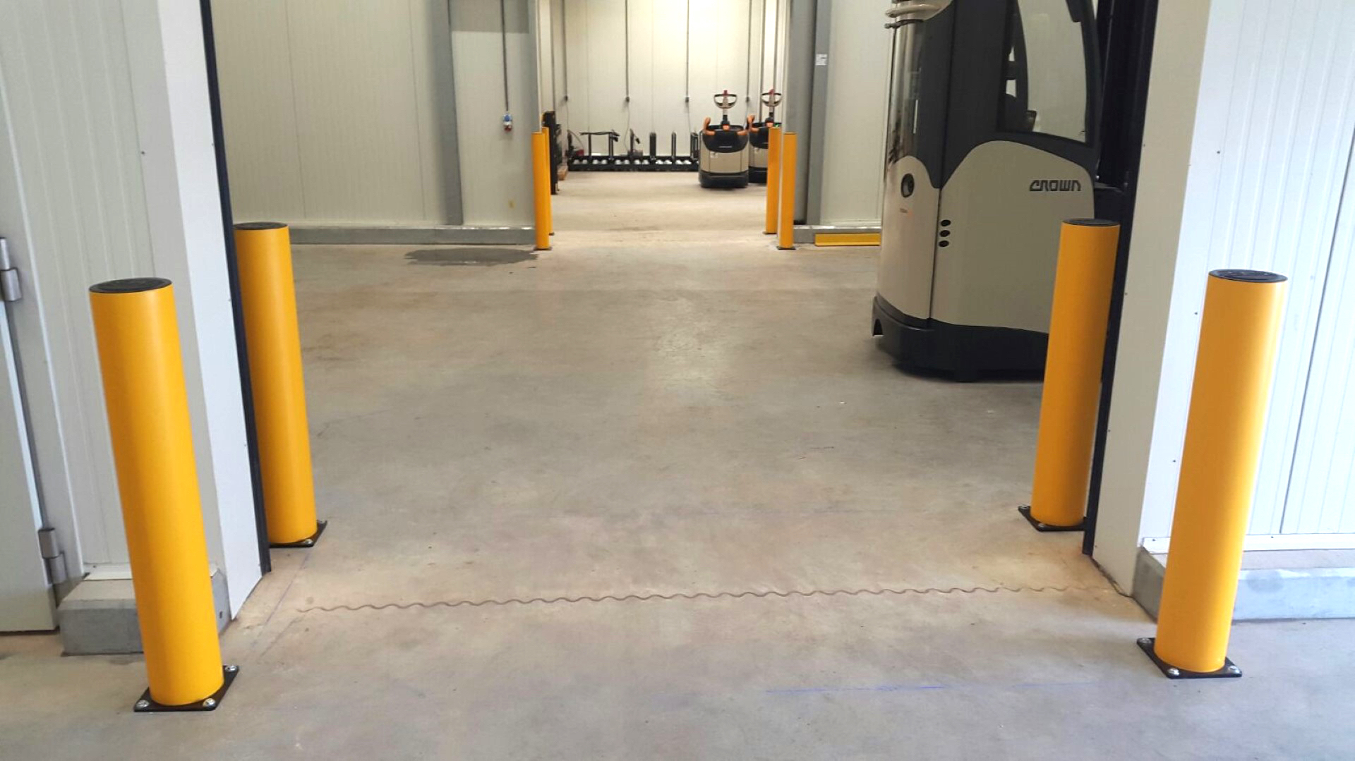 Borne bollard - Absorption des chocs - Diamètre 190 mm - Hauteur personnalisable 835 à 1200 mm - Fourreau rotatif breveté A-Safe_2