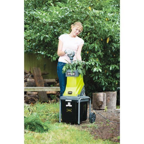 Broyeur de végétaux Ryobi - 2500 W - moteur puissant avec plateau porte-couteaux et bac de ramassage 40 L_2