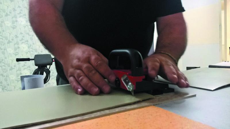 Coupe-joints Lino-Cut - Profondeur de coupe réglable - Utilisation bidirectionnelle - Marque Romus_2