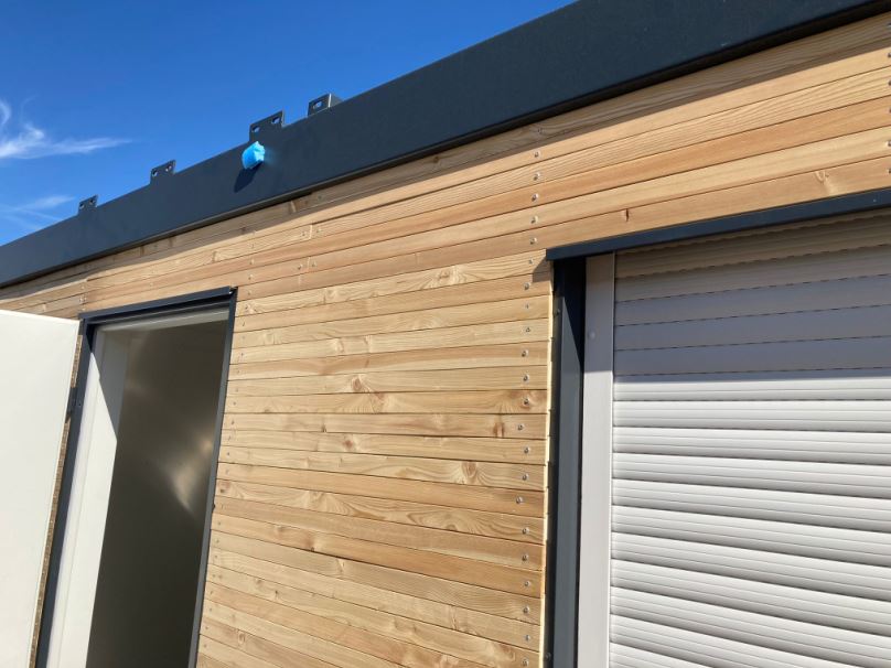 Espace de travail modulaire avec fenêtres PVC