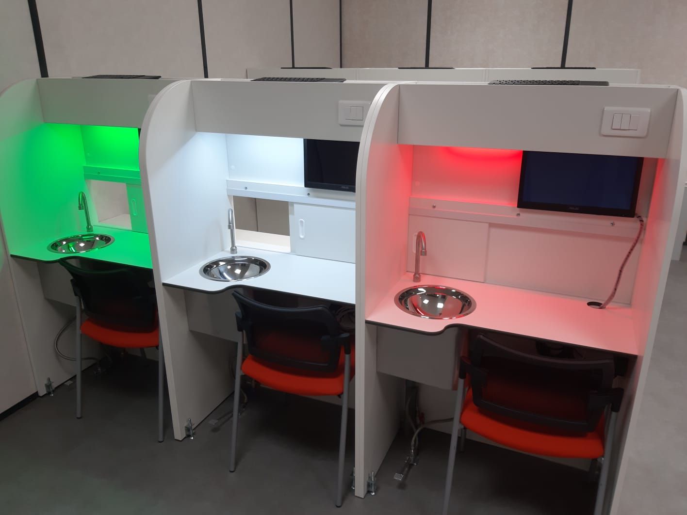 Mobilier d'analyse sensorielle avec éclairage LED réglable