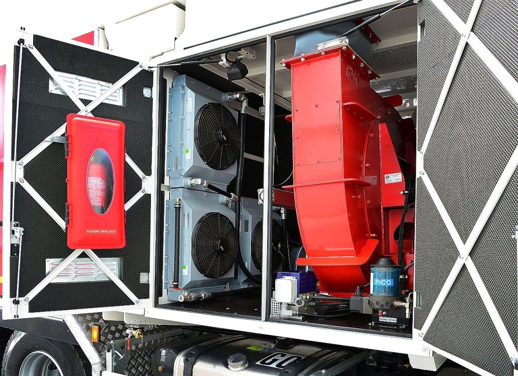 Camion aspirateur avec nettoyage automatique des filtres en polyester