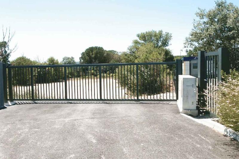 Portail coulissant barreaudage rond - 10000 / 2200_2