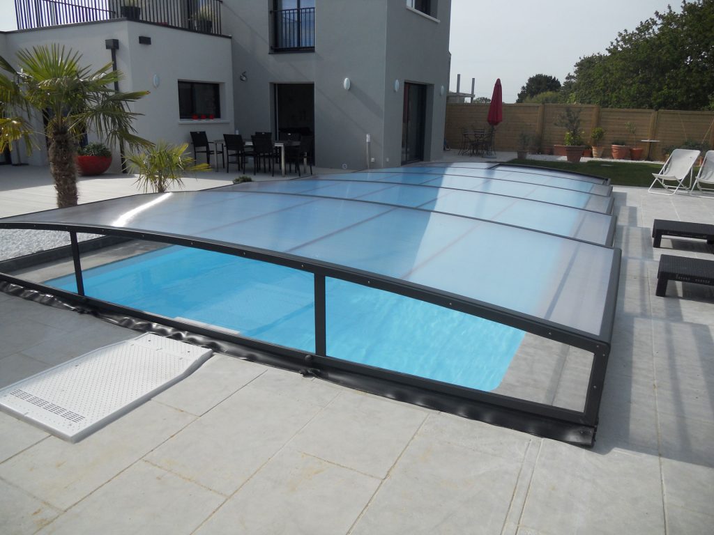 Abri piscine bas avec système télescopique sur roulettes  - BOREALIS M_2