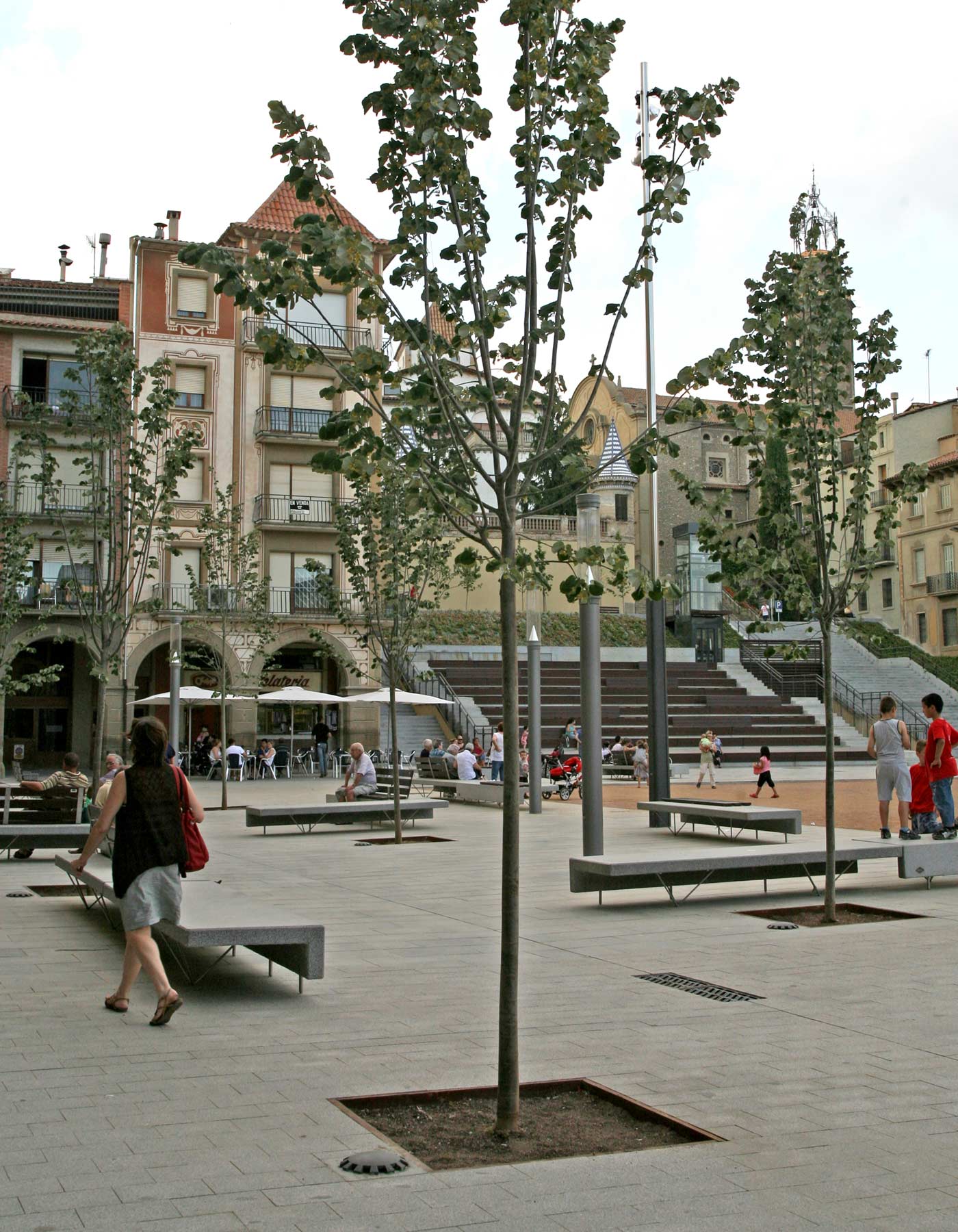 Grille d'arbre en fonte ductile sans peinture - Brico A55N - livrée en 4 pièces avec ancrage auto-ancrage_2