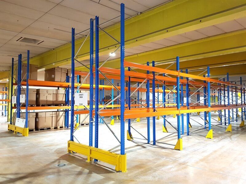 Rayonnage industriel avec finition époxy bleu et orange