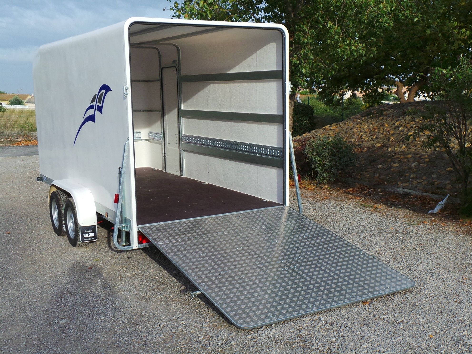 Bigbox XL Remorque fourgon Wilsud 5m00 Grand volume avec carrosserie polyester et PTC