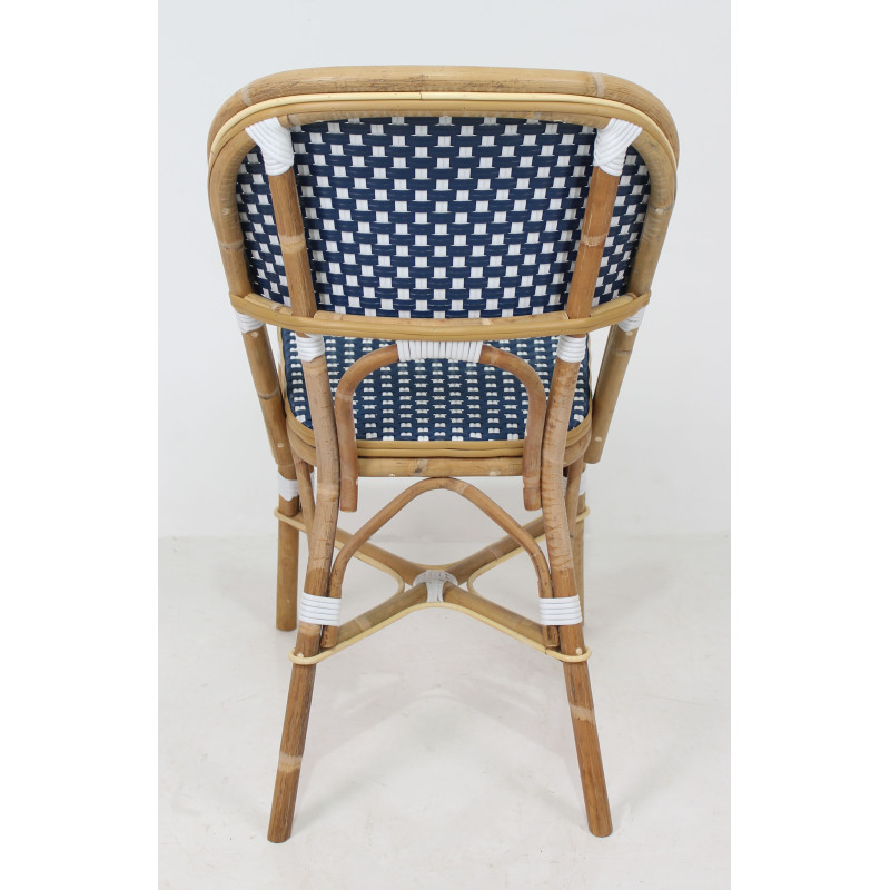 Chaise design en rotin pour balcon ou terrasse