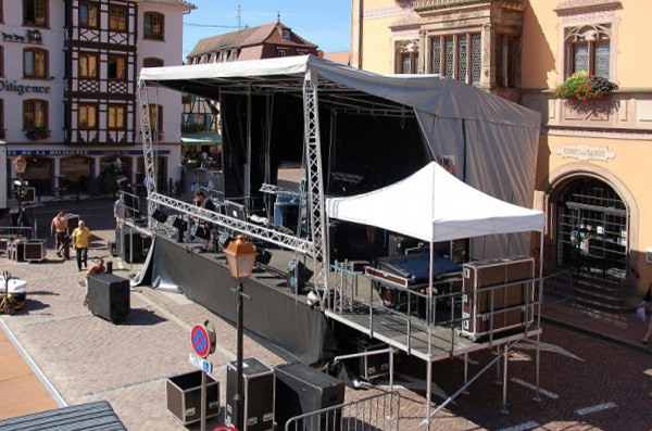 Scène mobile MOV'IN60+ - La solution idéale pour événements à budget maîtrisé, avec système hydraulique innovant_2