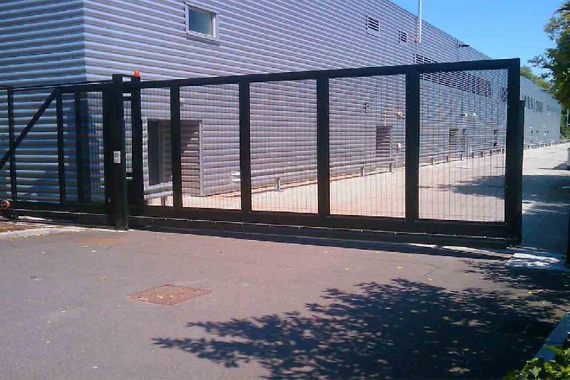 Portail autoporté grillagé - 5000 / 1250_2