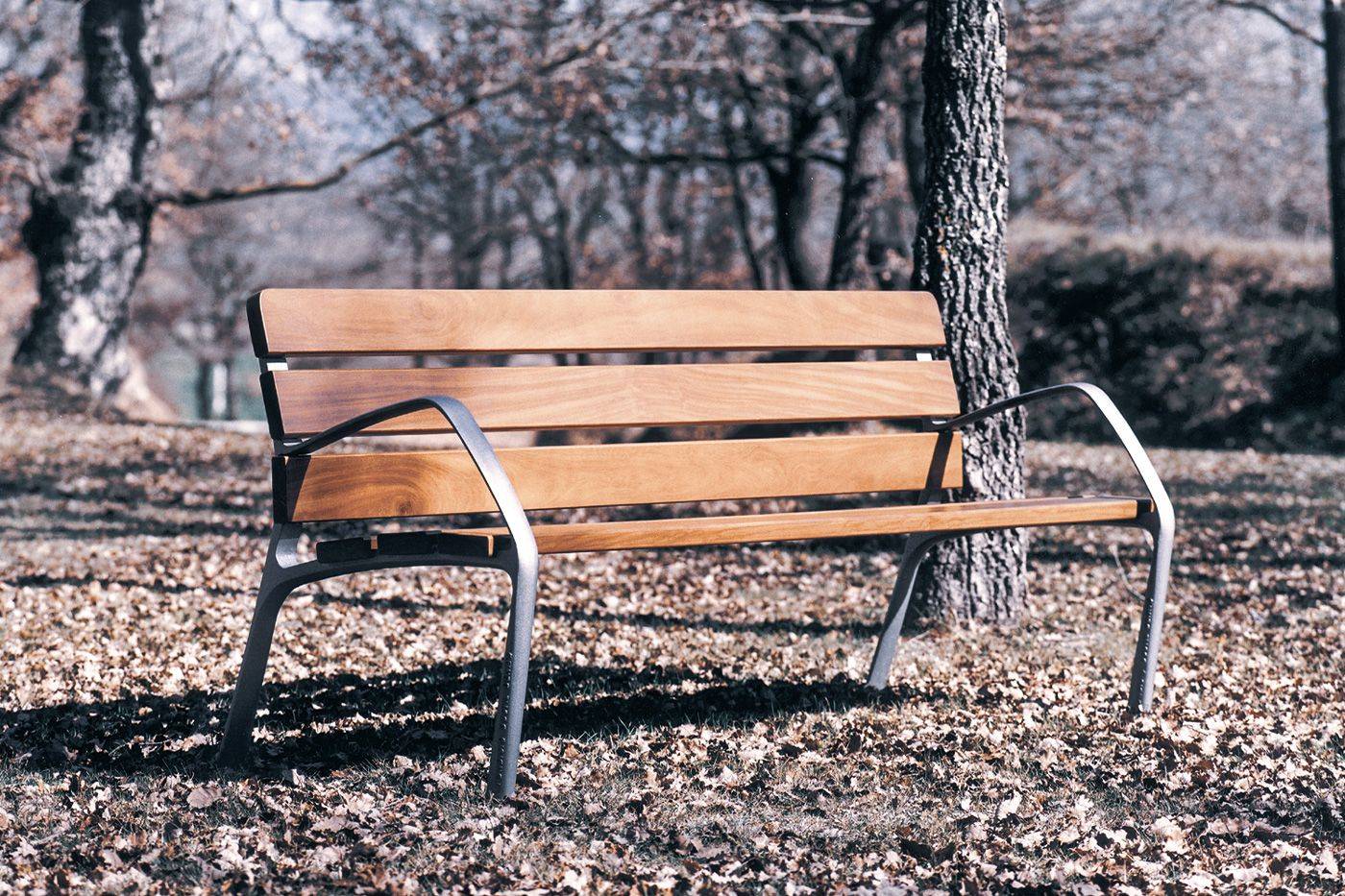 Banc public Neobarcino UM304N - bois FSC ou bois d'ingénierie - piètement en fonte ductile avec traitement anticorrosion_2