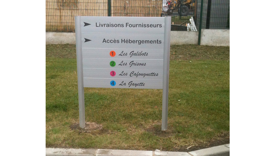Bi-mâts de haute qualité PANO Nice - Stables et personnalisables pour attirer l'attention de loin_2