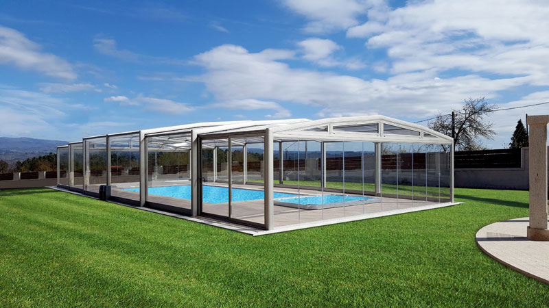 Abri piscine haut Sirius - forme angulaire, esprit véranda, entièrement découvrable, options personnalisables_2