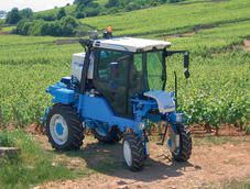 Modèle 1035 de tracteur enjambeur Bobard pour travaux agricoles