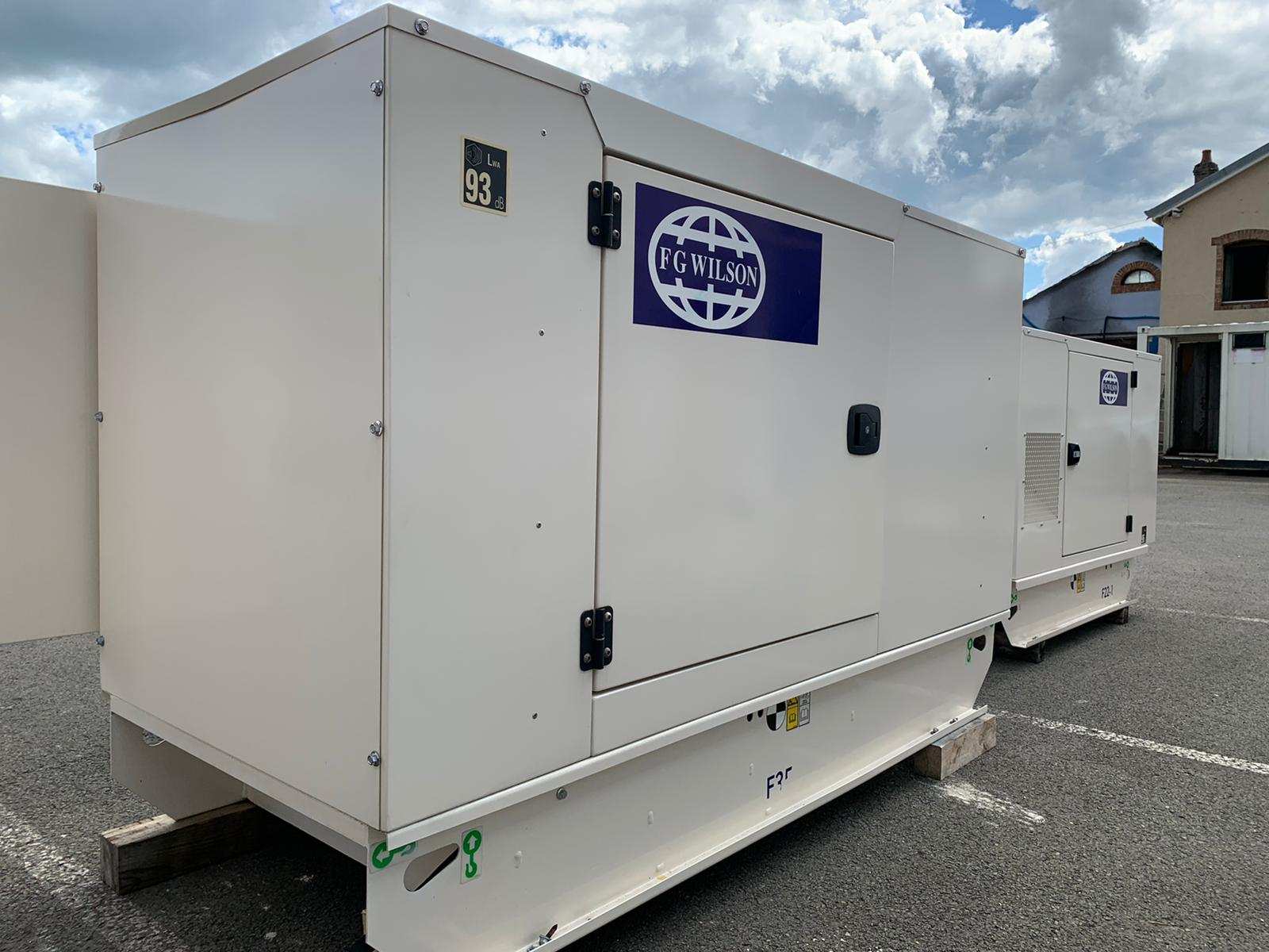 Groupe électrogène d'occasion avec capote neuf de déstockage - FG WILSON - 35 KVA -  F35-1_2