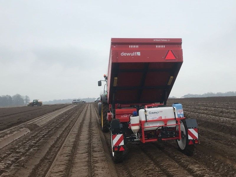 Structural 30 - planteuse - dewulf bv - capacité de trémie 1500 à 3500 kg_2