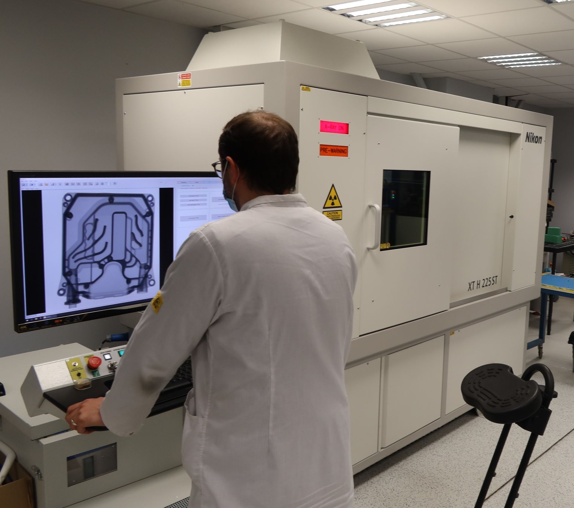 Identification de porosités et microfissures via tomographie haute résolution