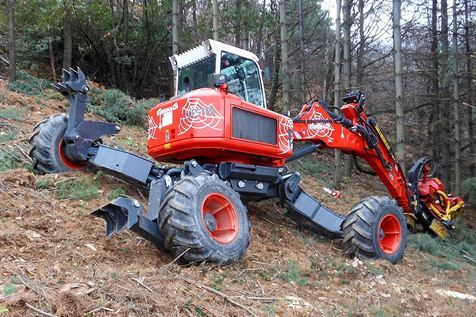 R125 Big Foot - pelle araignée très compacte avec moteur John Deere 170 Hp et système hydraulique performant_2