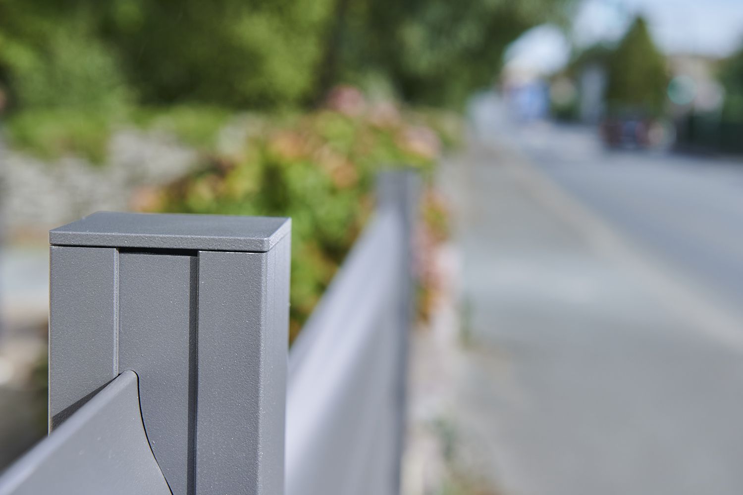 Modèle de clôture aluminium thermolaqué avec finition Qualimarine