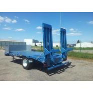 Remorque RP7 équipée de patins stabilisateurs sous les rampes