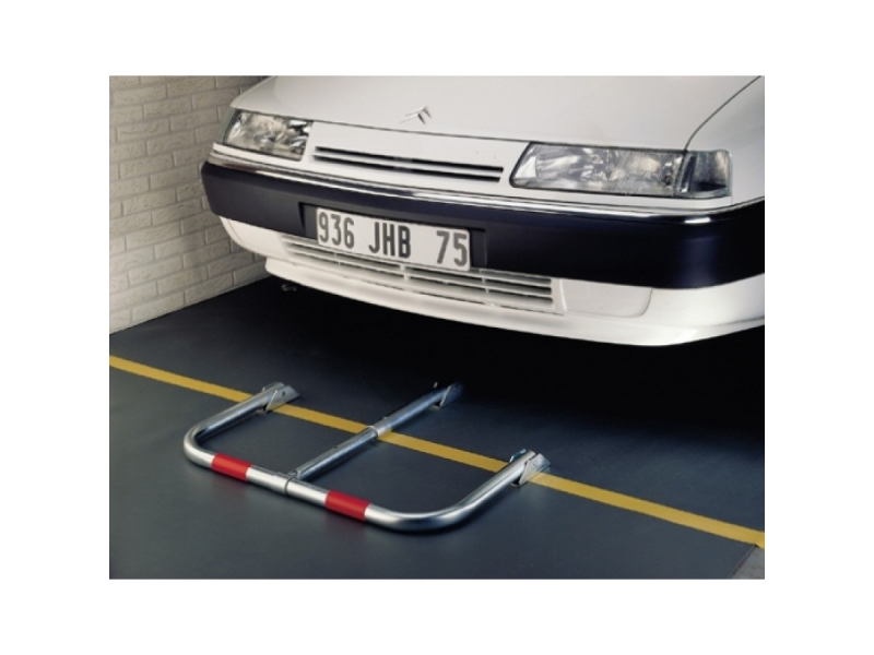 Barrière rabattable de parking - Mottez - acier galvanisé avec cadenas et bandes rouges_2
