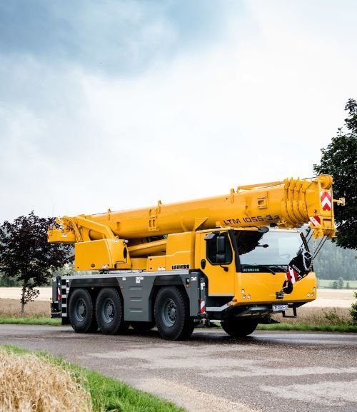 Grue mobile LTM 1055-3.2 avec contrepoids intégral pour une stabilité optimale