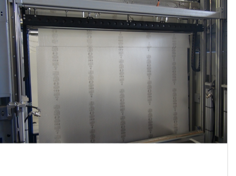 Filmeuse horizontale Pluripac - Emballage à froid - Rouleaux de film à bulles - Soudure automatique - Changement de bobine facile_2